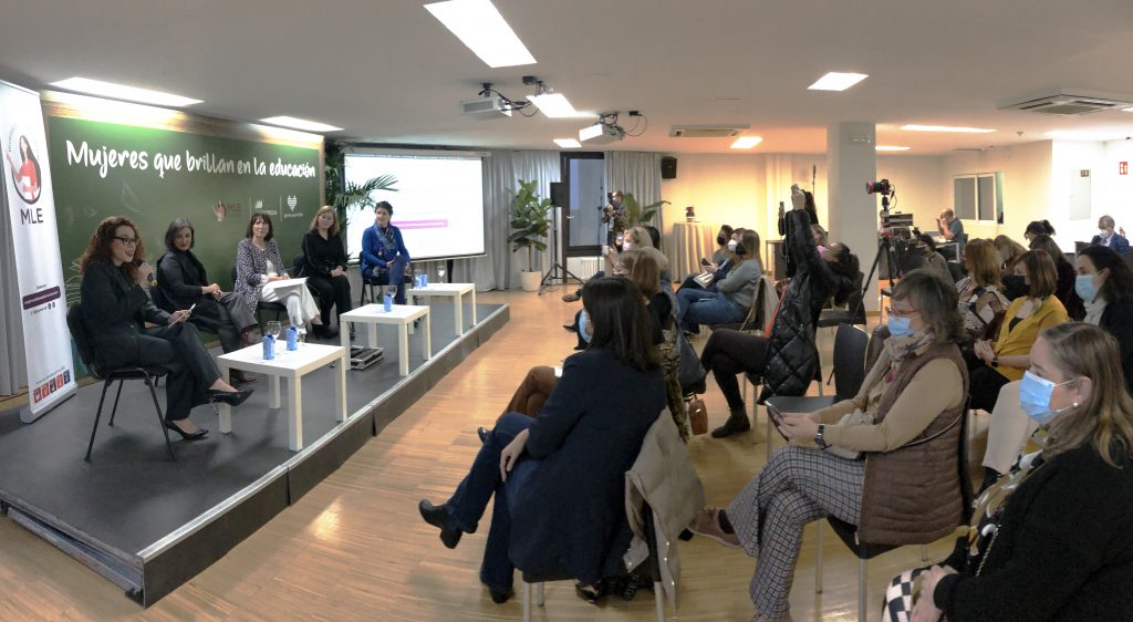 Encuentro para realzar a las educadoras